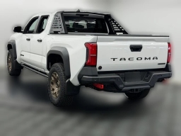 Toyota Tacoma 4WD Trailhunter Hybrid Double Cab 6' Bed AT (Natl) 2026