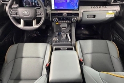 Toyota Tacoma 4WD Trailhunter Hybrid Double Cab 6' Bed AT (Natl) 2026