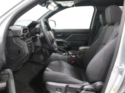 Toyota Tacoma 4WD SR Double Cab 5' Bed AT (Natl) 2026