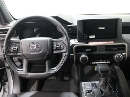 Toyota Tacoma 4WD SR Double Cab 5' Bed AT (Natl) 2026