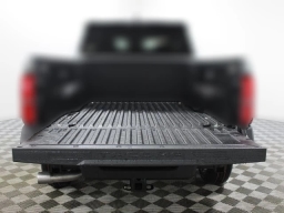 Toyota Tacoma 4WD SR Double Cab 5' Bed AT (Natl) 2026