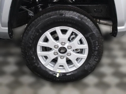 Toyota Tacoma 4WD SR Double Cab 5' Bed AT (Natl) 2026