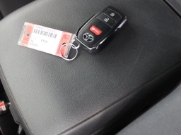 Toyota Tacoma 4WD SR Double Cab 5' Bed AT (Natl) 2026