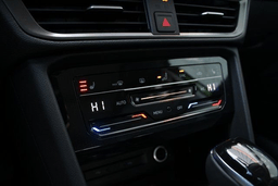 Volkswagen Taos SE Black 4MOTION 2025