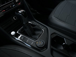 Volkswagen Taos SE Black 4MOTION 2025