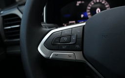 Volkswagen Taos SE Black 4MOTION 2025