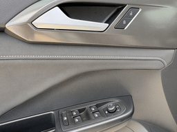 Volkswagen Taos SE Black FWD 2026