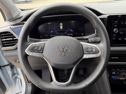 Volkswagen Taos SE Black FWD 2026