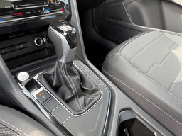 Volkswagen Taos SE Black FWD 2026