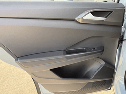 Volkswagen Taos SE Black FWD 2026