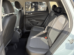 Volkswagen Taos SE Black FWD 2026