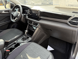 Volkswagen Taos SE Black FWD 2026