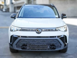 Volkswagen Taos SE Black FWD 2026