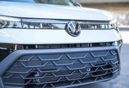 Volkswagen Taos SE Black FWD 2026