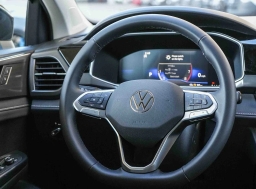 Volkswagen Taos SE Black FWD 2026