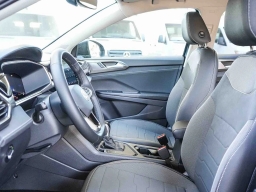 Volkswagen Taos SE Black FWD 2026