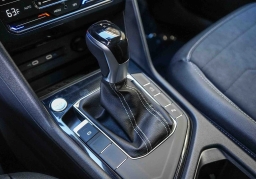 Volkswagen Taos SE Black FWD 2026