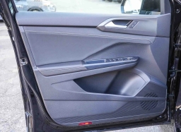 Volkswagen Taos SE Black FWD 2026