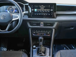 Volkswagen Taos SE Black FWD 2026