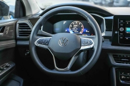 Volkswagen Taos SE Black FWD 2026