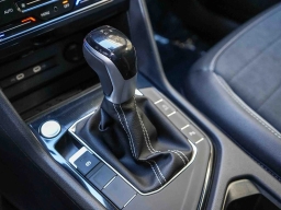 Volkswagen Taos SE Black FWD 2026