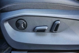 Volkswagen Taos SE Black FWD 2026