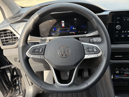 Volkswagen Taos SE Black FWD 2026