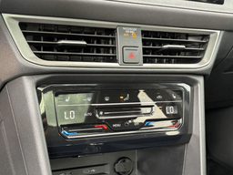 Volkswagen Taos SE Black FWD 2026