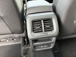 Volkswagen Taos SE Black FWD 2026