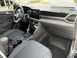 Volkswagen Taos SE Black FWD 2026