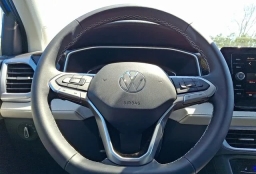 Volkswagen Taos SEL 4MOTION 2025