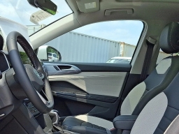 Volkswagen Taos SEL 4MOTION 2025