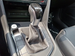 Volkswagen Taos SEL 4MOTION 2025