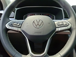 Volkswagen Taos SEL 4MOTION 2025