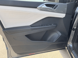 Volkswagen Taos SEL 4MOTION 2025