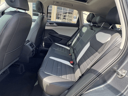 Volkswagen Taos SEL 4MOTION 2025