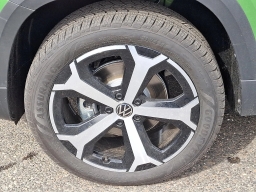 Volkswagen Taos SEL 4MOTION 2026