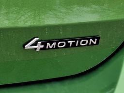 Volkswagen Taos SEL 4MOTION 2026