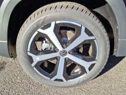 Volkswagen Taos SEL 4MOTION 2026