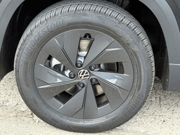 Volkswagen Taos S FWD 2025