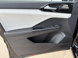 Volkswagen Taos S FWD 2025