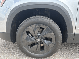 Volkswagen Taos S FWD 2025