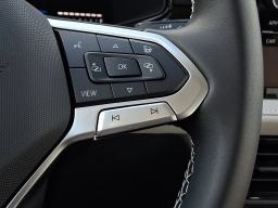 Volkswagen Taos S FWD 2026