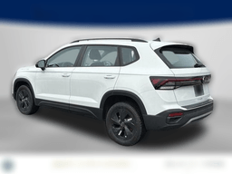 Volkswagen Taos S FWD 2026