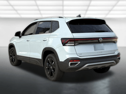 Volkswagen Taos SE FWD 2026