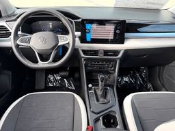 Volkswagen Taos SE FWD 2026