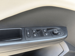 Volkswagen Taos SE FWD 2025