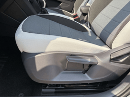 Volkswagen Taos SE FWD 2025