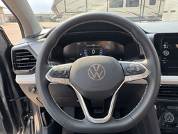 Volkswagen Taos SE FWD 2025