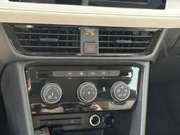 Volkswagen Taos SE FWD 2025